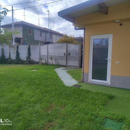 Villa Ara Blu Canegrate Exteriör bild